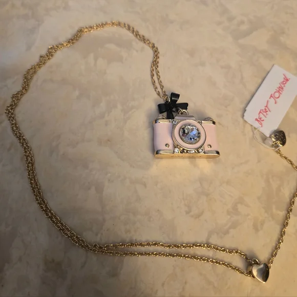 Betsey Johnson Pink Camera Pendant Necklace with Black Bow NWT! Rare! - Picture 15 of 16